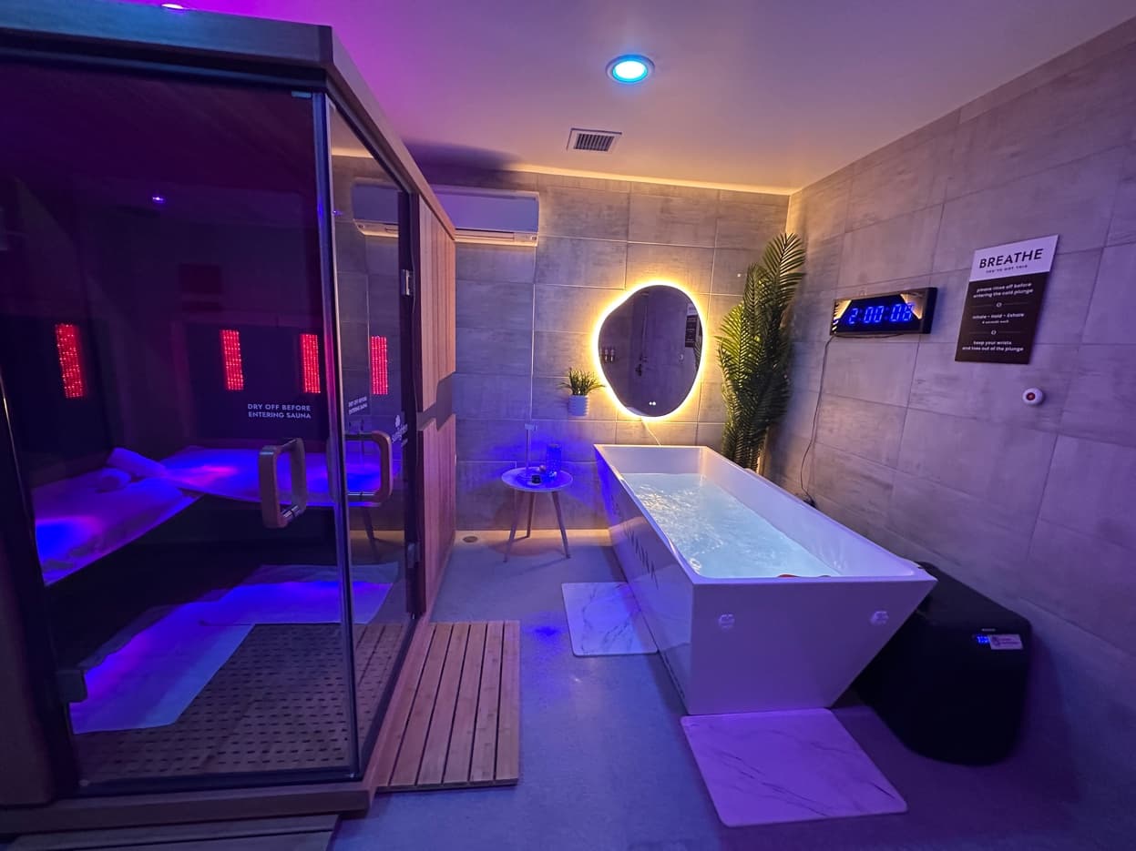 Contrast therapy suite at SoliVana